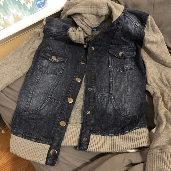Jean jacket - Picture 1 of 1